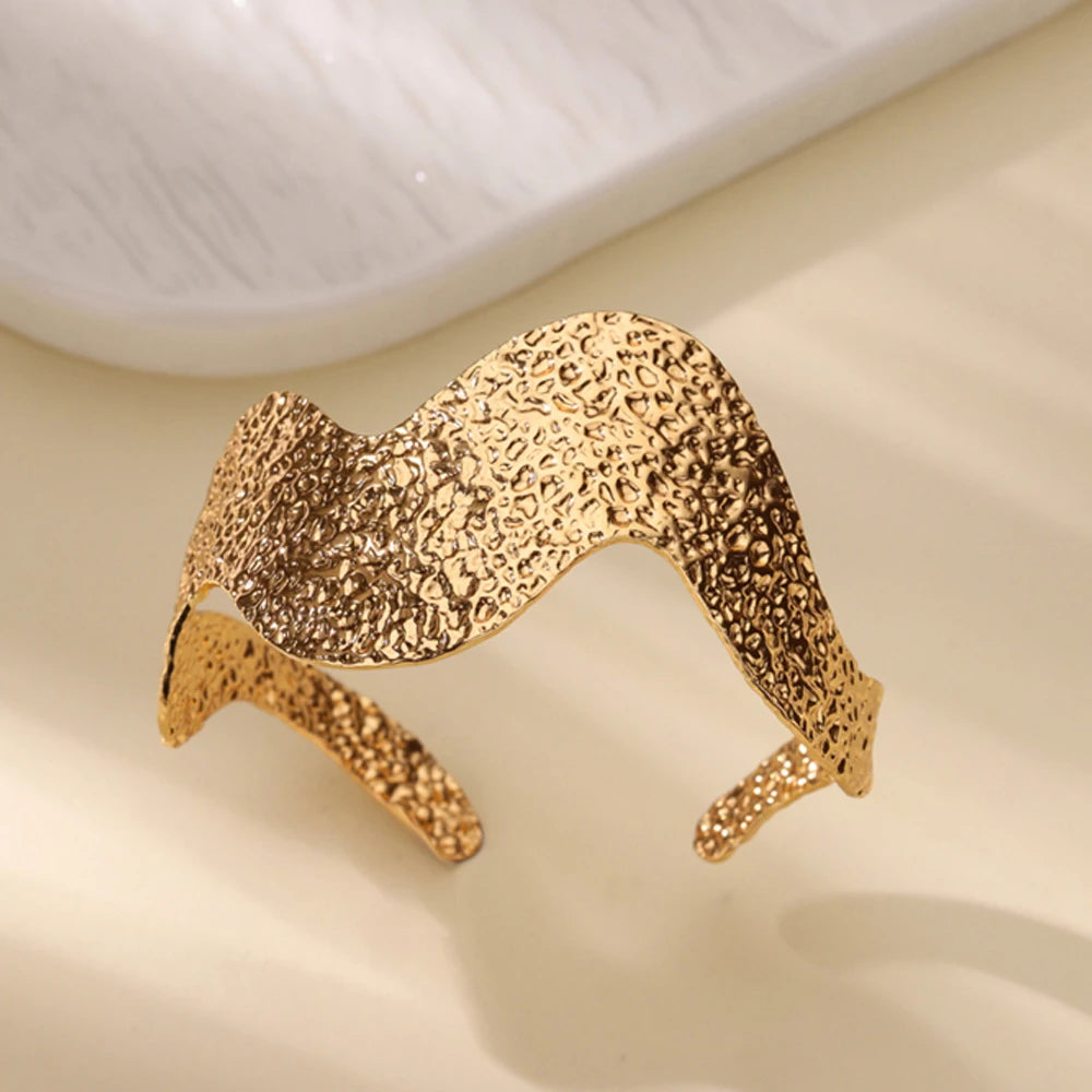 Bracelet Manchette Femme en Acier Inoxydable – Collection Dorée Tendance