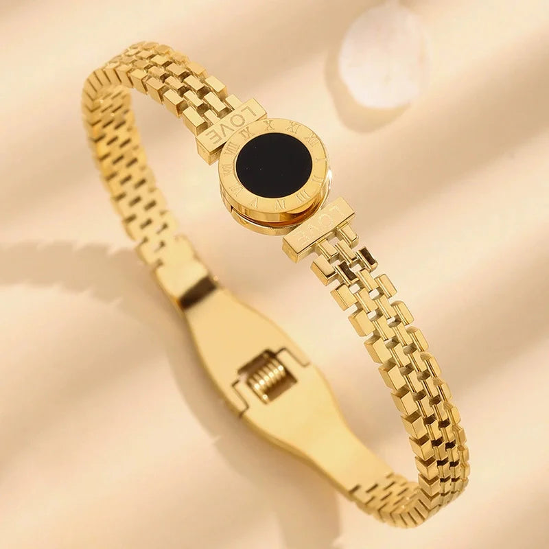 Bracelet Élégance Femme en Acier Inoxydable – Médaillon Noir