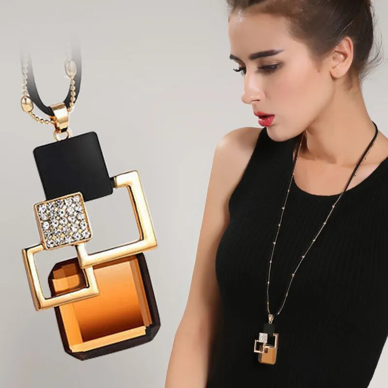 Collier Femme Éclat Géométrique – Pendentif Cristal Élégant