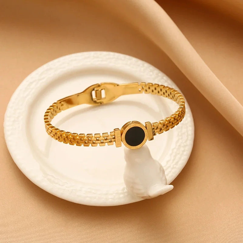 Bracelet Élégance Femme en Acier Inoxydable – Médaillon Noir