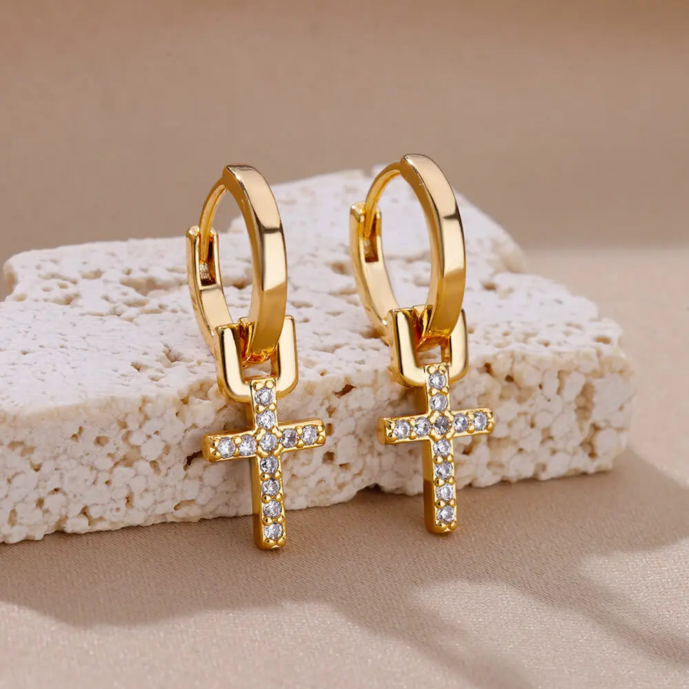 Boucles d’Oreilles Femme Dorées en Acier Inoxydable & Zircons – Élégantes et Tendance
