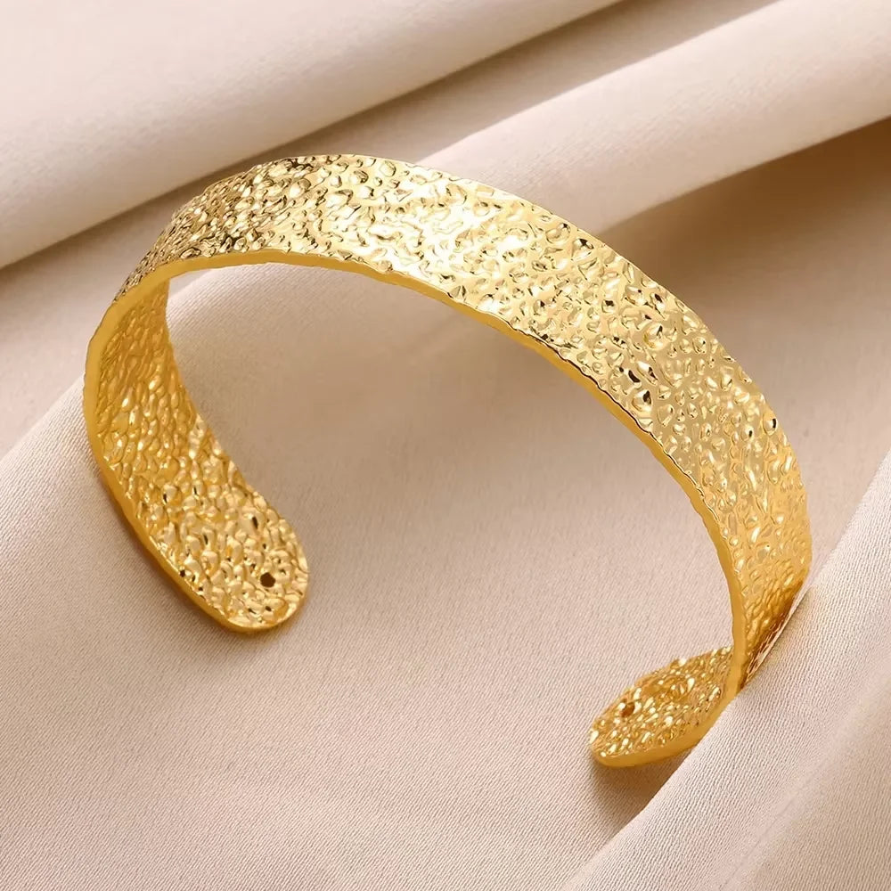 Bracelet Manchette Femme en Acier Inoxydable – Collection Dorée Tendance