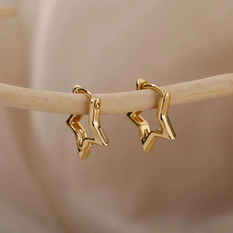 Boucles d’Oreilles Femme Dorées en Acier Inoxydable & Zircons – Élégantes et Tendance