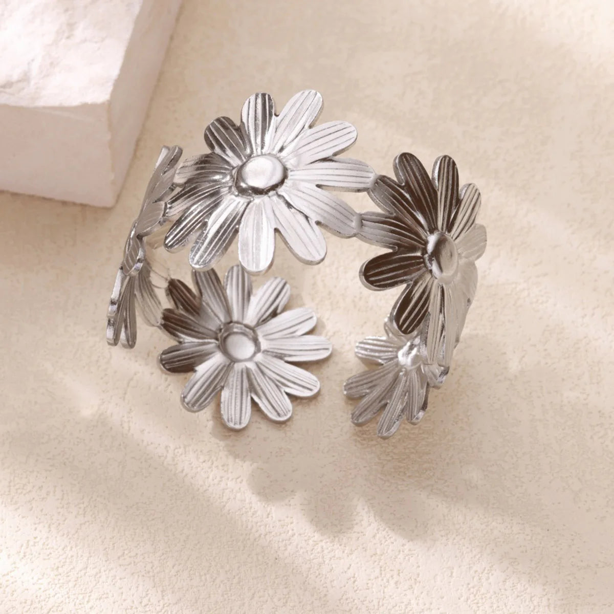 Bracelet Manchette Femme en Acier Inoxydable – Collection Dorée Tendance