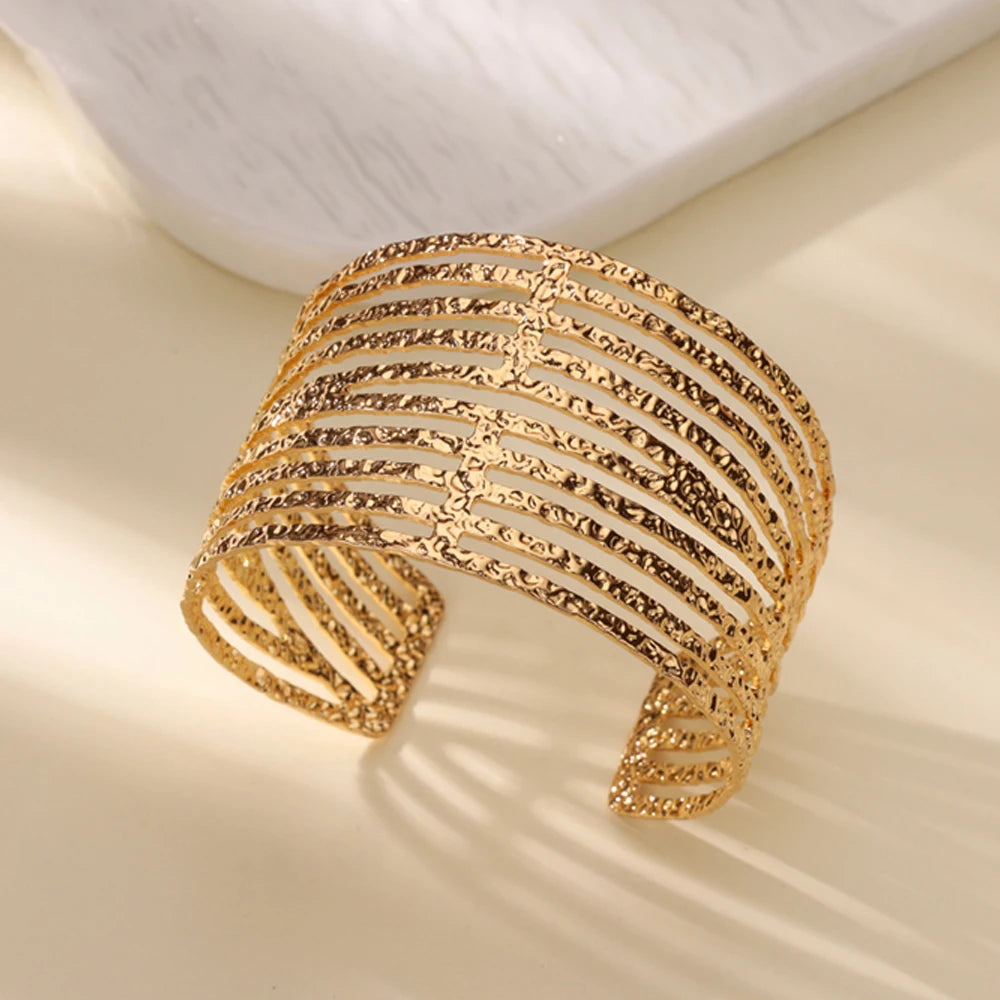 Bracelet Manchette Femme en Acier Inoxydable – Collection Dorée Tendance
