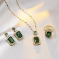 Parure Femme 4 Pièces Dorée & Pierre Verte – Collier, Boucles d’Oreilles et Bague